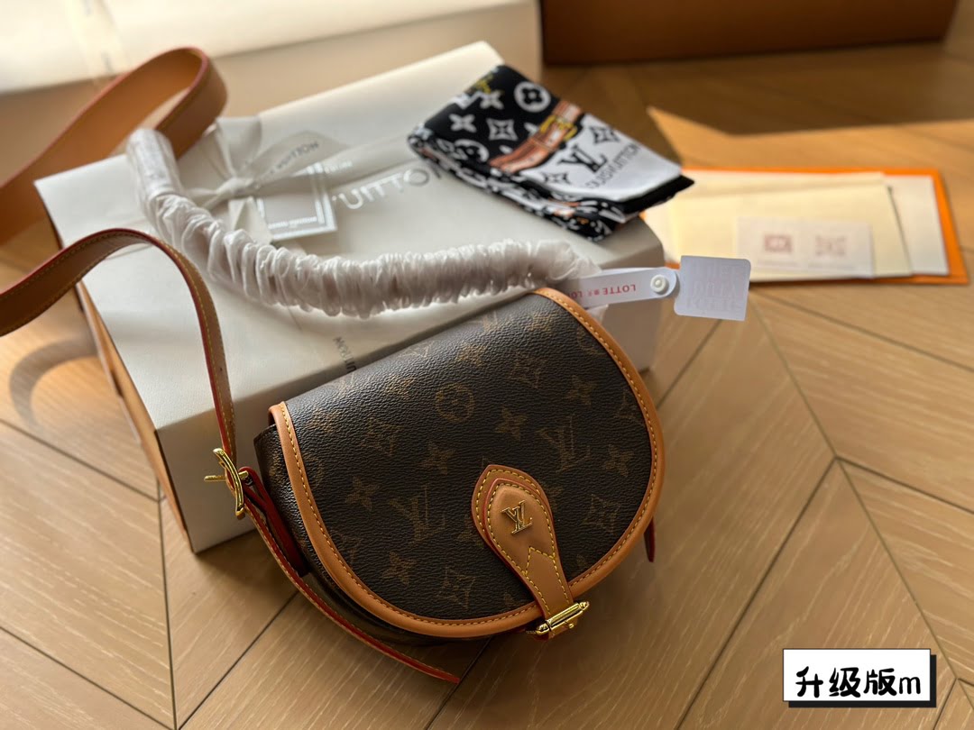 i1698160002_5993_7.jpg Louis Vuitton / LV Tambourin Saddle bag M44860 size: 18*16cm - Image 1