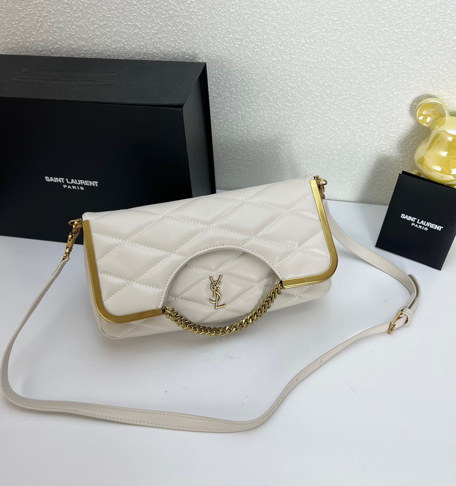 i1698218956_4456_0.jpg YSL25 New arrival Handbag Crossbody bag white 71314 size: 25*20cm - Image 1