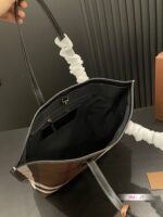 Burberry tote Shopping bag size: 34*26cm - Image 8