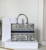 Dior book tote 3D Three-dimensional relief embroidery size: 36cm - Image 2