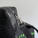 BV Baodie Home Large Intreccciato Woven Camera Bag - Image 7