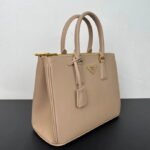 Prada - Image 7