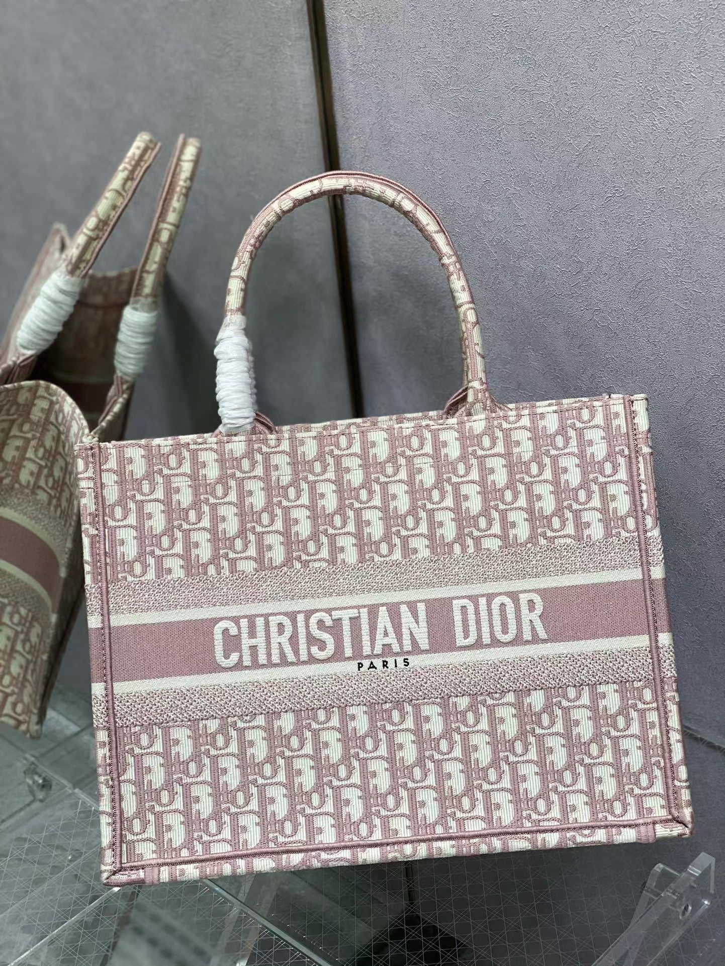 微信图片_20231004095310.jpg Dior Dior New Tote Pink Presbyopia - Image 1