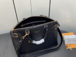 Louis Vuitton / LV zys lock it mm real leather m22914 size: 36*29*15cm - Image 8
