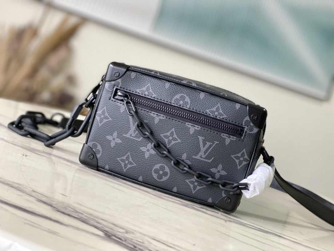 微信图片_20231108112507.jpg Louis Vuitton / LV monogram mini soft trunk eclipse m44735 Black size:18.5 * 13.0 * 8.0 cm - Image 1