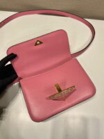 Prada Waxed cowhide Messenger bag 1bd340 size: 20*13.5*5.5cm - Image 7